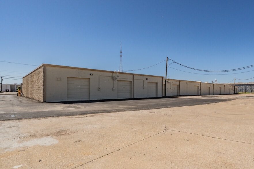 More Photos Of 3517-3557 Miller Park Dr, Garland Distribution For Sale