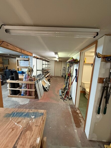 More Photos Of 625 NW 45th St, Seattle Office For Lease