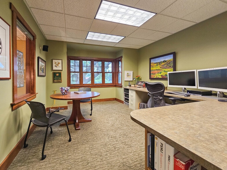 More Photos Of 4502 S 42nd St, Omaha Office For Sale