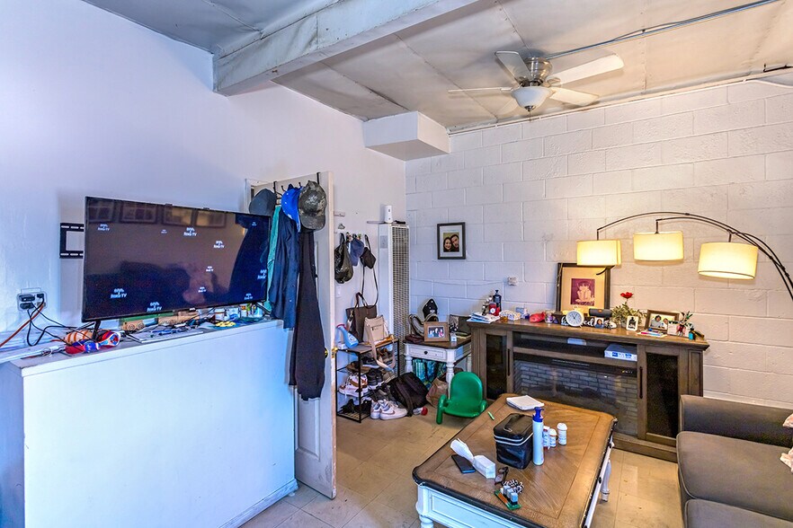 More Photos Of 12561-12563 Persing Dr, Whittier Showroom For Sale