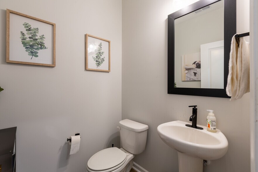 More Photos Of 1236 Shadow Shade Dr, Wake Forest Flex For Sale