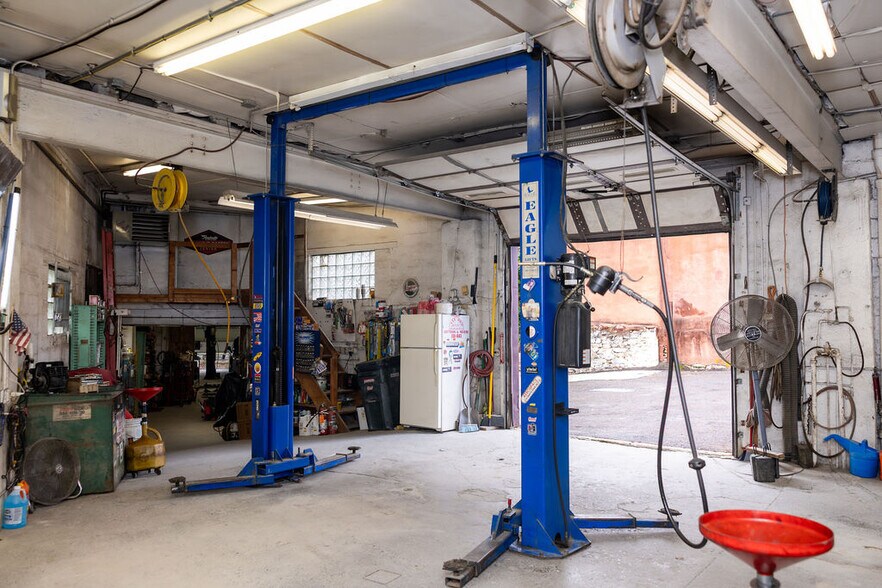 More Photos Of 8257 Frankford Ave, Philadelphia Auto Repair For Sale