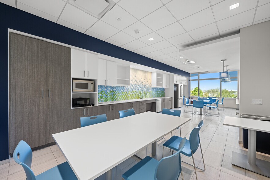 More Photos Of 11330 Clay Rd, Houston Office For Lease