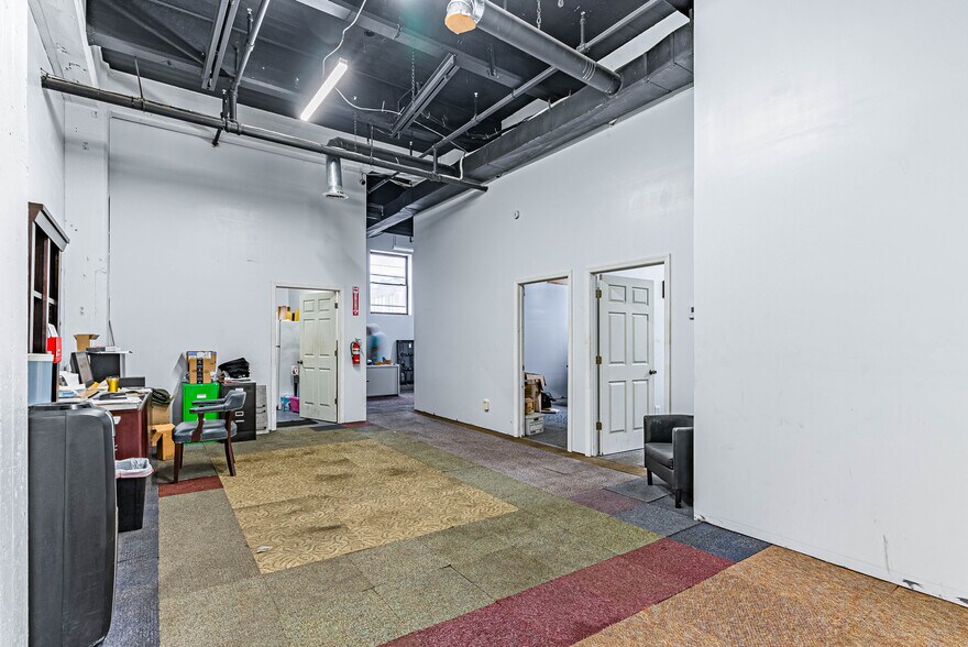 More Photos Of 161 Abington Ave, Newark Warehouse For Sale