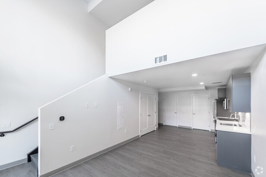 More Photos Of 125 Clifford St, Providence Apartments For Lease