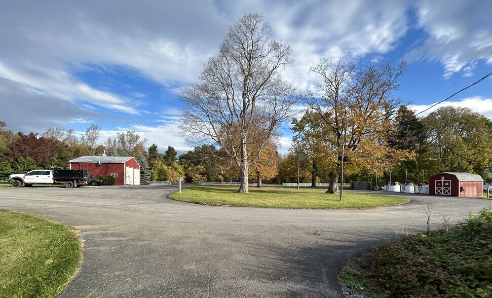 More Photos Of 6810 E Seneca Tpke, Jamesville Specialty For Sale