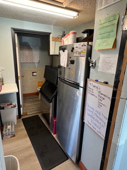 More Photos Of 153 Big Timber Rd loop, Big Timber Fast Food For Sale