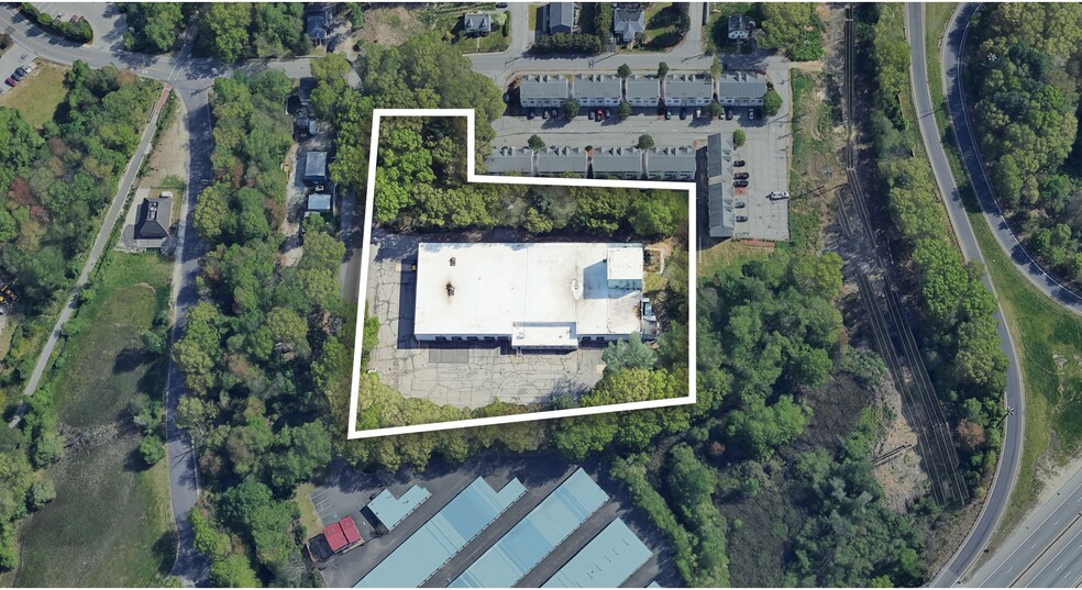 More Photos Of 33 Glen Ave, Chelmsford Warehouse For Lease