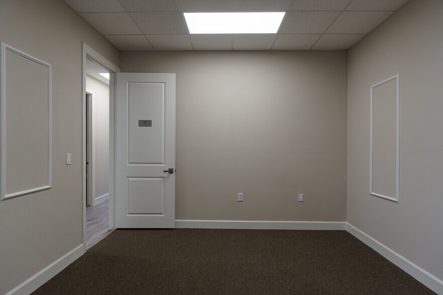 More Photos Of 25145 Star Lane, Katy Medical For Sale