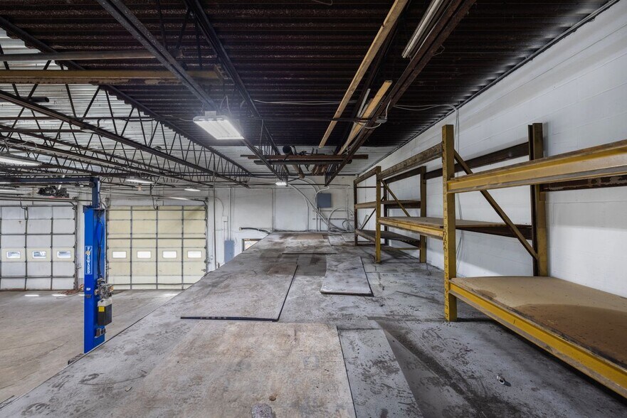 More Photos Of 30 Starr St, Johnston Warehouse For Lease