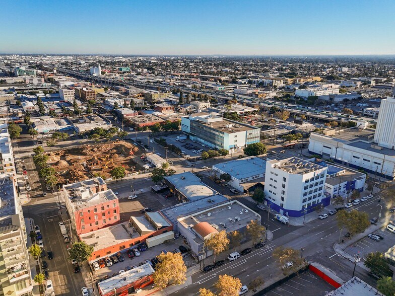 More Photos Of 215 W 15th St, Los Angeles Warehouse For Sale