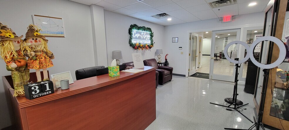 More Photos Of 2300 Greene Way, Louisville Office For Sale