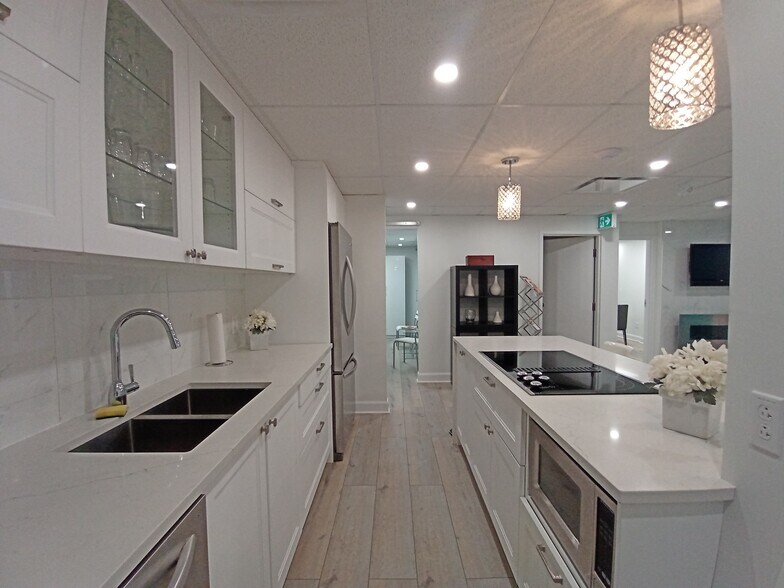 More Photos Of 69 Kempster Ave, Ottawa Office For Sale