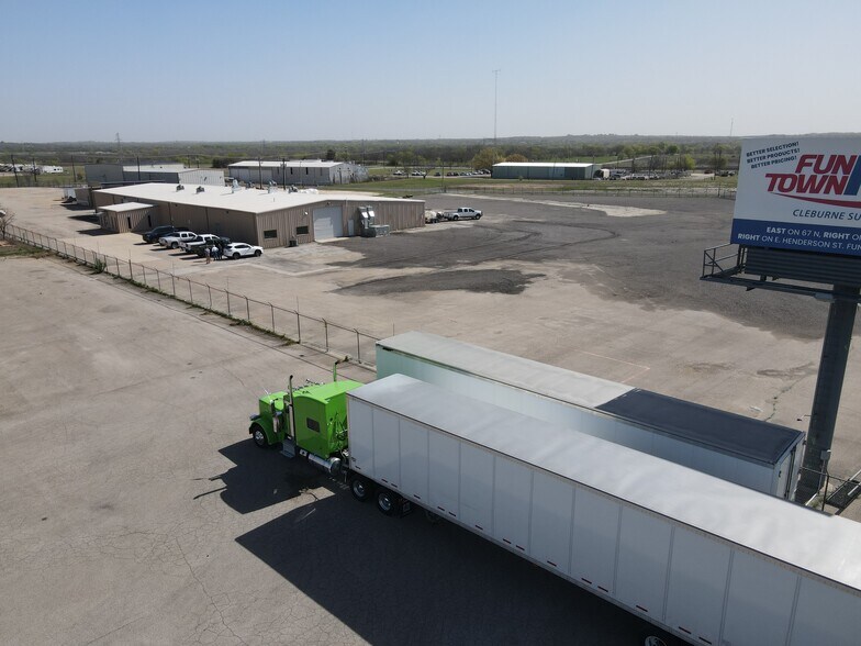 More Photos Of 112 E Industrial Blvd, Cleburne Warehouse For Sale