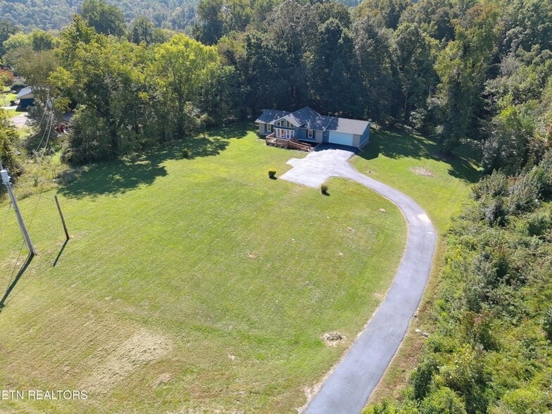 More Photos Of 1723 Roane State Hwy, Harriman Flex For Sale