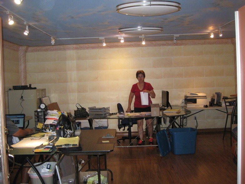 More Photos Of 99-899 Iwaena St, Aiea Warehouse For Lease