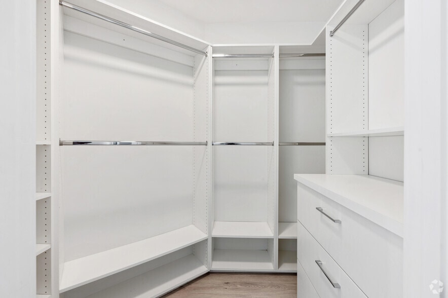 More Photos Of 137 N Doheny Dr, West Hollywood Apartments For Sale