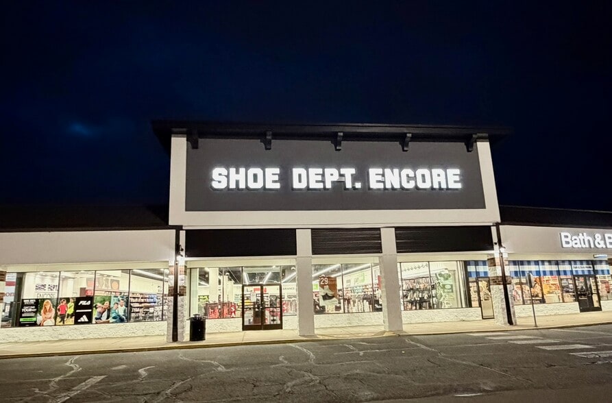 More Photos Of 1715-1749 Beam Ave, Maplewood Unknown For Lease