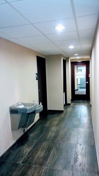 More Photos Of 1940 E Thunderbird Rd, Phoenix Medical For Lease