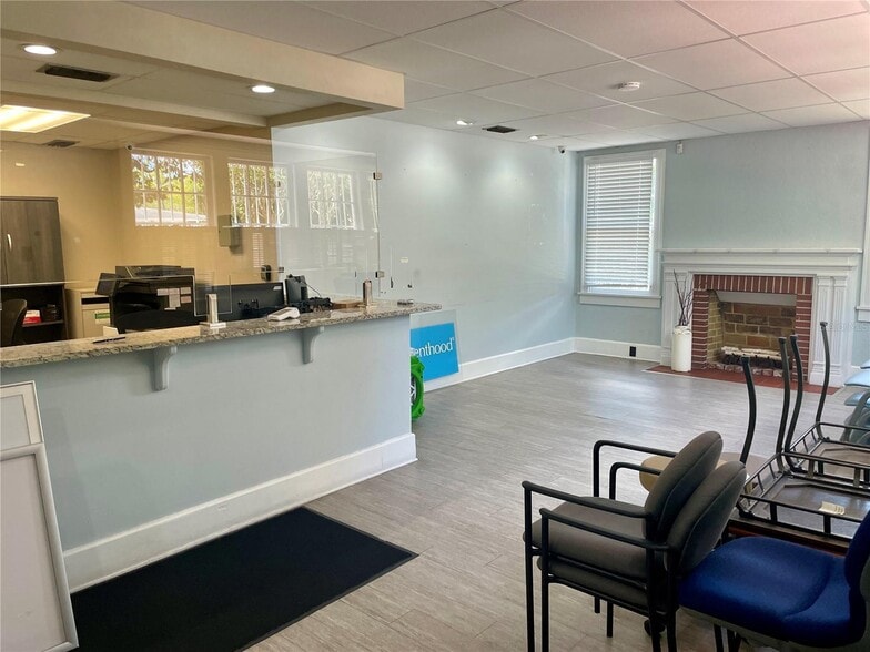 More Photos Of 914 NW 13th St, Gainesville Medical For Sale