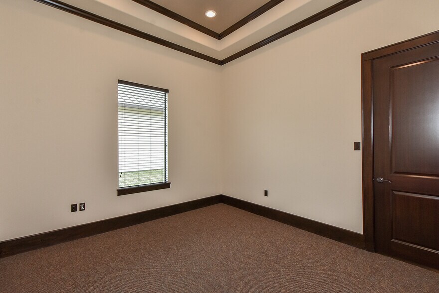 More Photos Of 12807 Haynes Rd, Houston Unknown For Lease