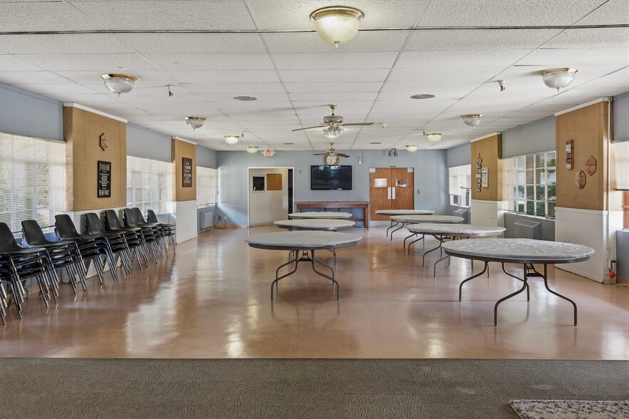 More Photos Of 10060 SW Walker Rd, Beaverton Religious Facility For Sale