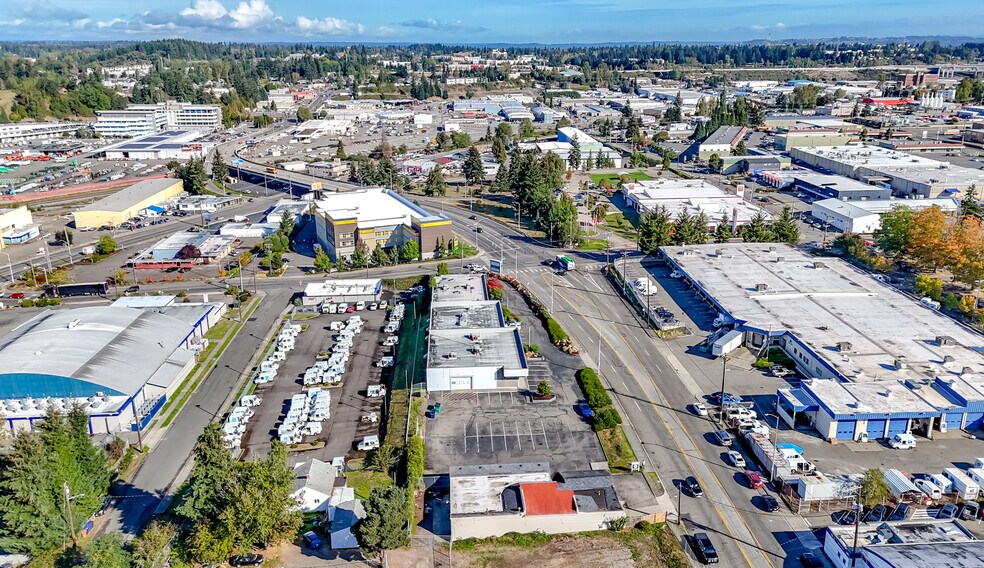More Photos Of 3838 S Warner St, Tacoma Flex For Lease
