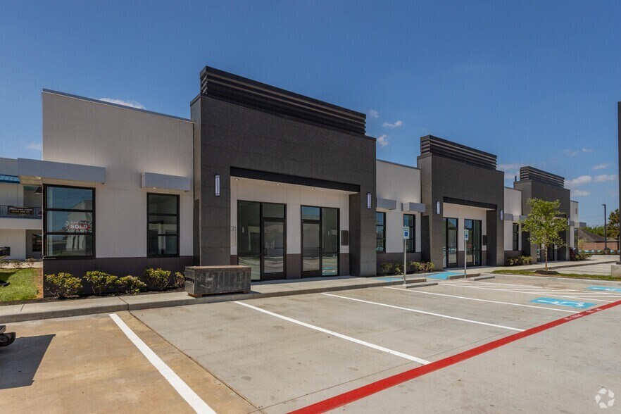 More Photos Of 12280 Broadway St, Pearland Office Residential For Lease
