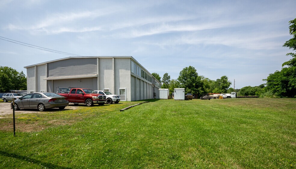 More Photos Of 237 State Rd, Ashtabula Manufacturing For Sale