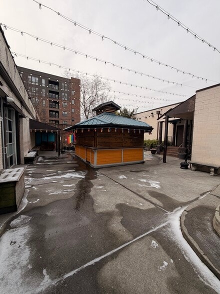 More Photos Of 330 W Hargett St, Raleigh Bar For Lease