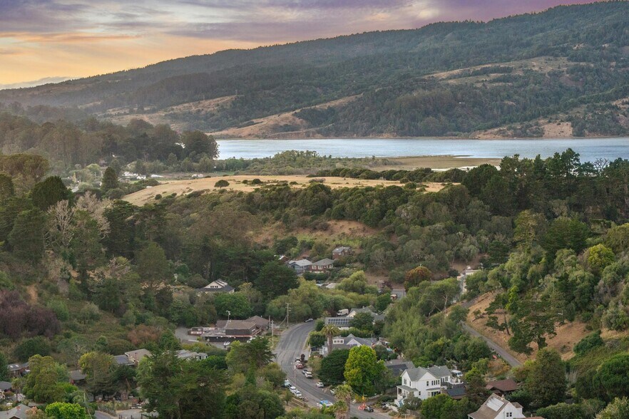More Photos Of 16-22 Brighton Avenue, Bolinas General Retail For Sale