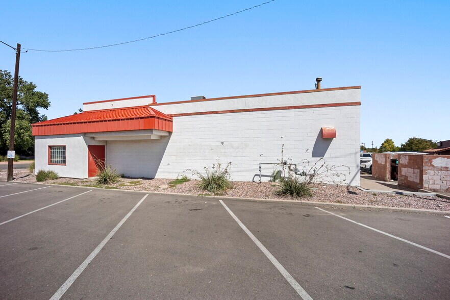More Photos Of 3400 W Northern Ave, Pueblo Restaurant For Sale