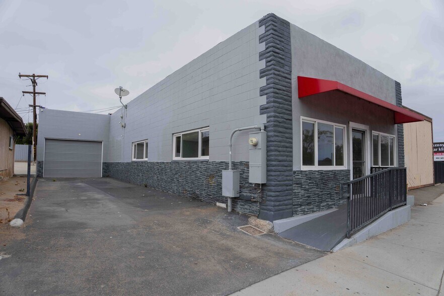 More Photos Of 410 Vista Village Dr, Vista Freestanding For Lease