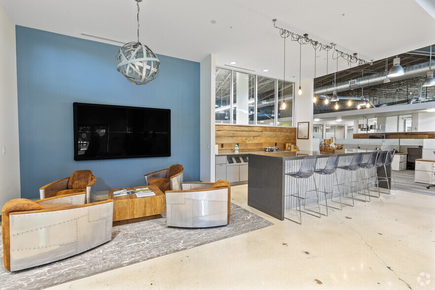 More Photos Of 3910-3980 RCA Blvd, Palm Beach Gardens Office For Lease