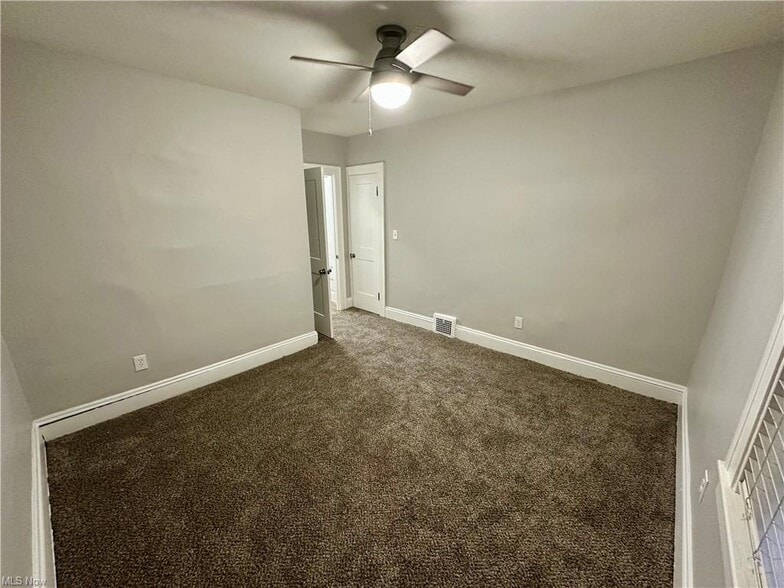 More Photos Of 17020 Madison Ave, Lakewood Flex For Sale