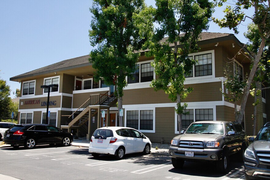 More Photos Of 2900 Bristol St, Costa Mesa Office For Sale