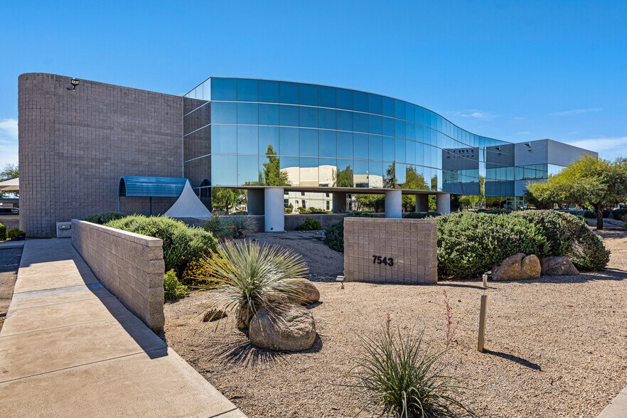More Photos Of 7543 E Tierra Buena Ln, Scottsdale Distribution For Sale