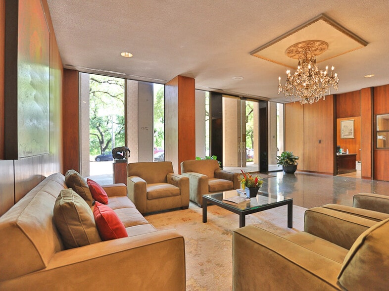 More Photos Of 1122 Colorado St, Austin Office Residential For Lease