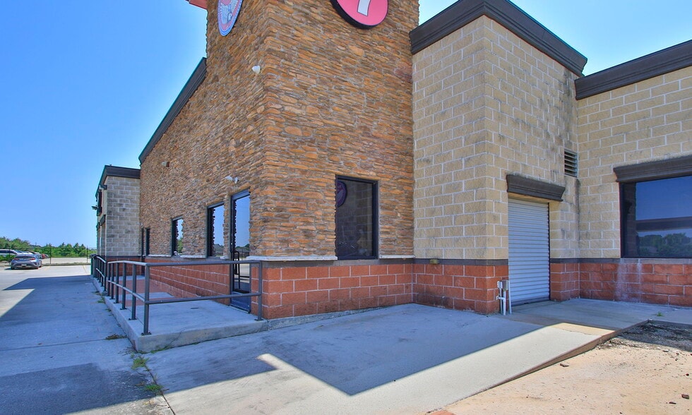 More Photos Of 2858 Treaschwig Rd, Houston Carwash For Sale