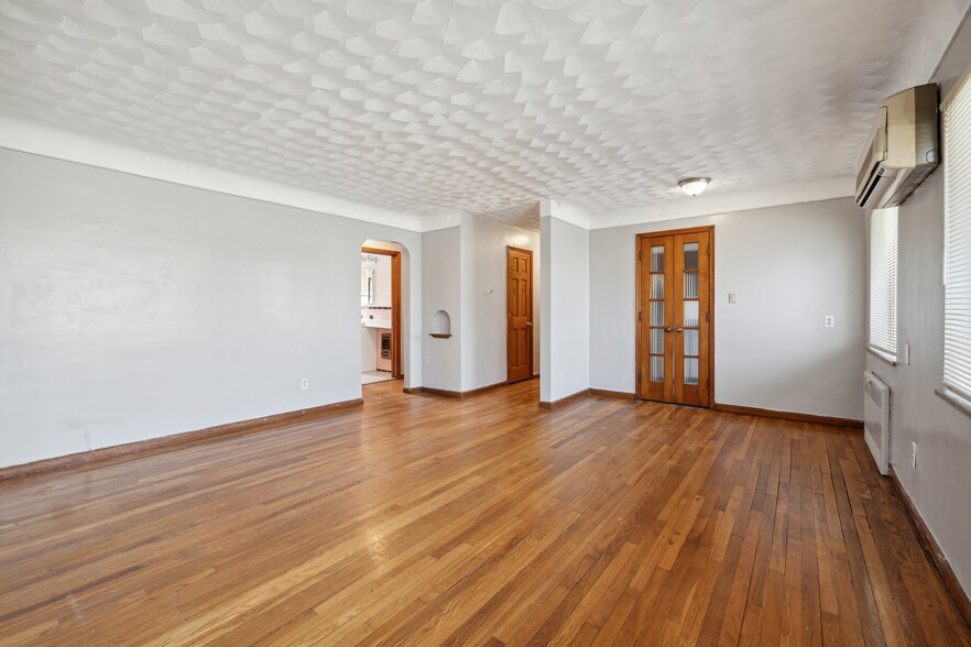 More Photos Of 2521 W McNichols Rd, Detroit Apartments For Sale