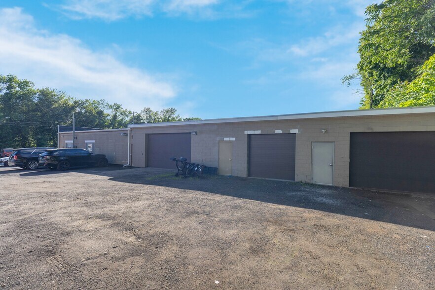 More Photos Of 38 Commerce St, Derby Manufacturing For Lease