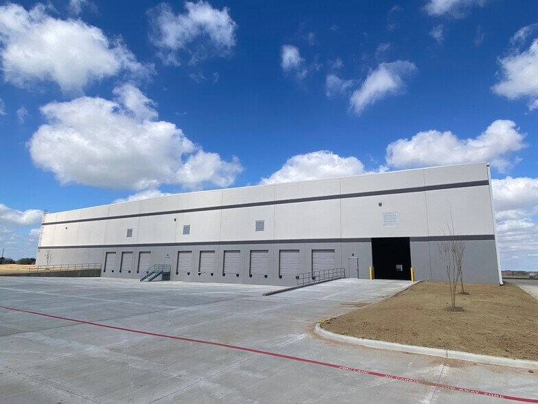 More Photos Of 2694 Twinwood Pky, Brookshire Industrial For Sale