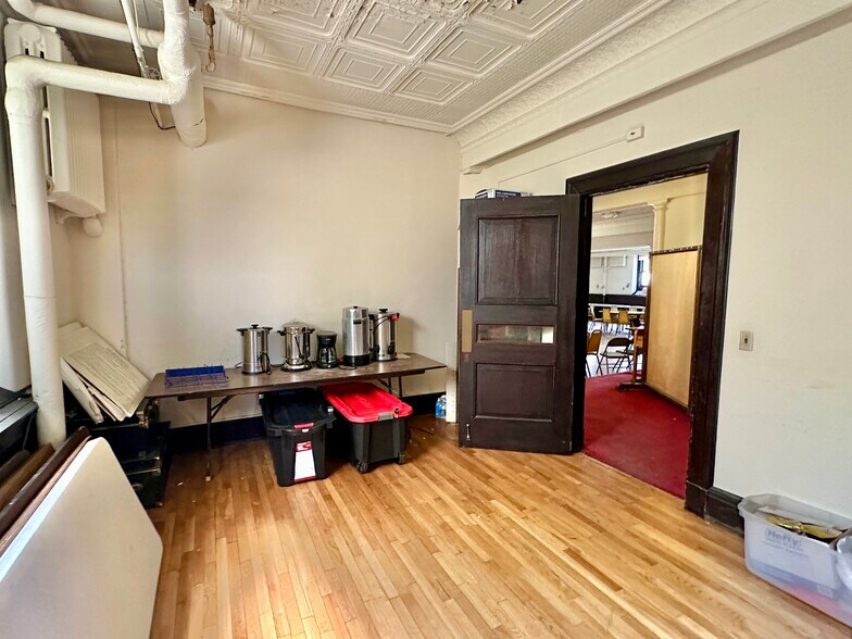 More Photos Of 4103 Old York Rd, Baltimore Specialty For Sale