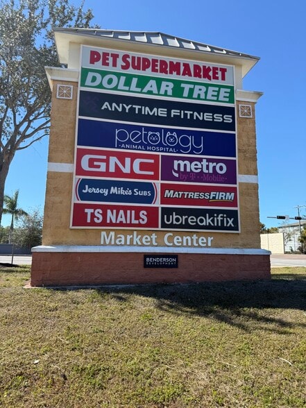 More Photos Of 9960 Business Cir, Naples Unknown For Lease