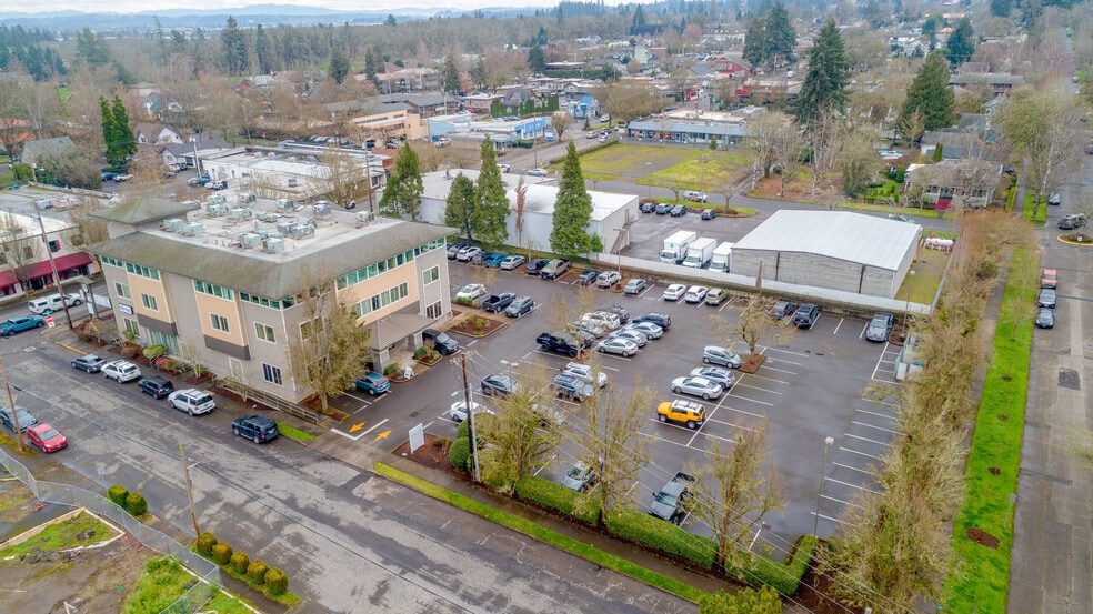 More Photos Of 925-935 Commercial St SE, Salem Medical For Lease