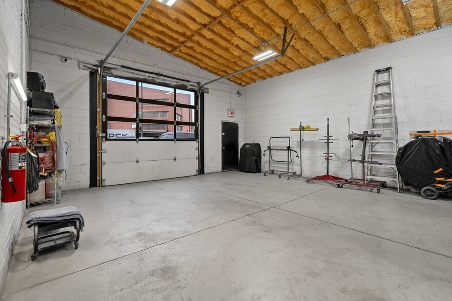 More Photos Of 5512 W 79th St, Burbank Storefront Retail Residential For Sale