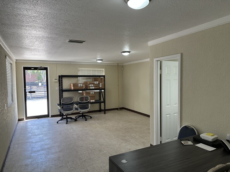 More Photos Of 339 Union St E, Jacksonville Light Distribution For Sale
