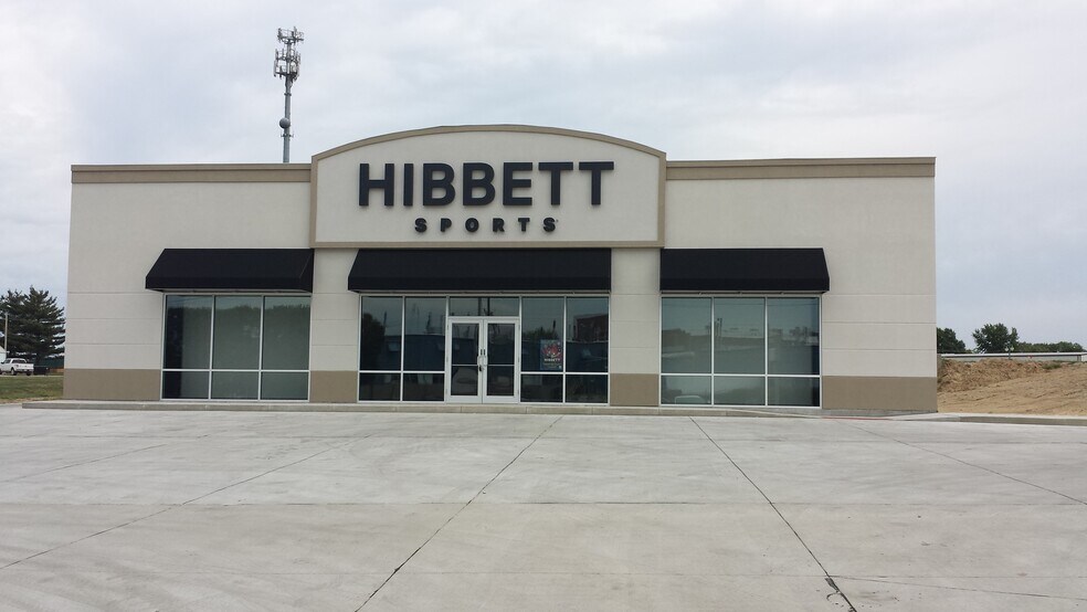 Primary Photo Of 3245 N Main St, Keokuk Storefront Retail Office For Sale