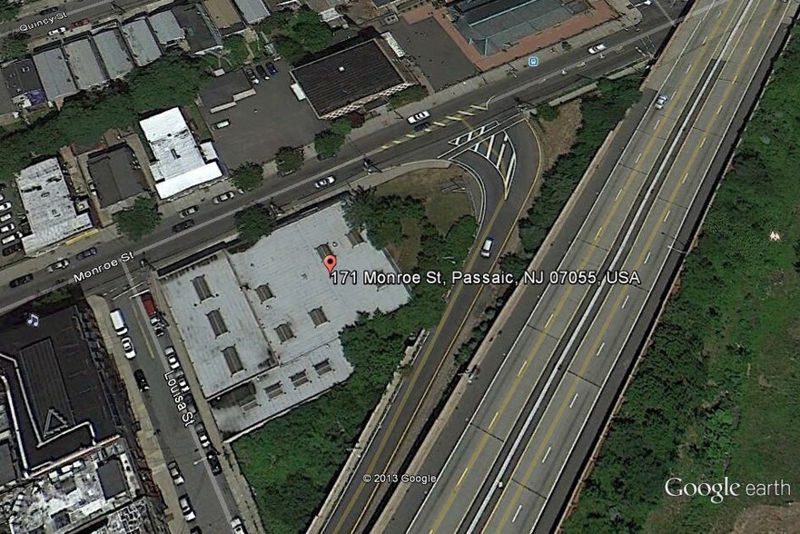 More Photos Of 171 Monroe St, Passaic Warehouse For Lease