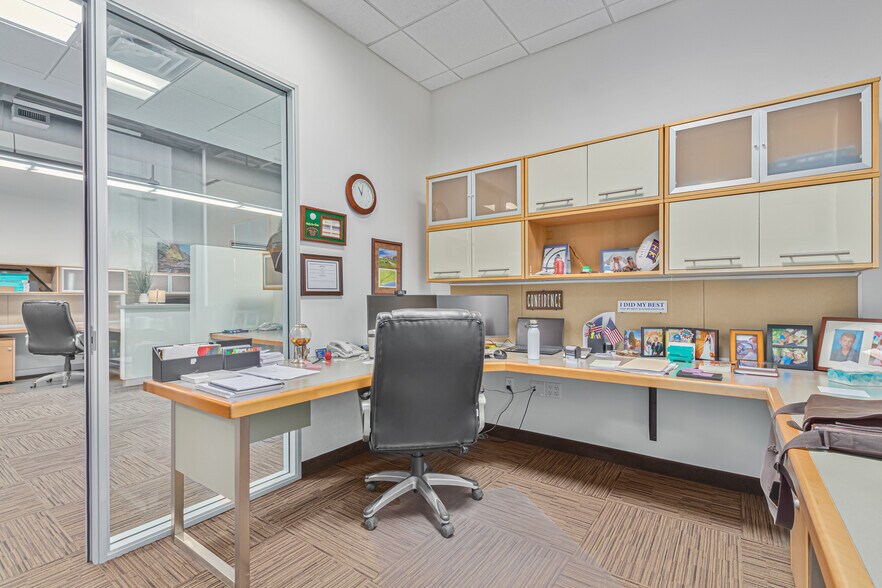 More Photos Of 4650 E Cotton Center Blvd, Phoenix Office For Lease